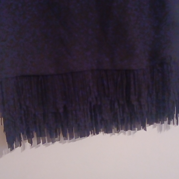 Fun fringe bottom blouse - Picture 4 of 6